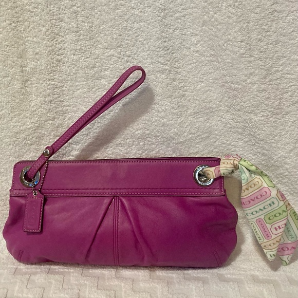 LIKE NEW‼️COACH F13555 KYRA LEATHER CLUTCH WITH MINI SCARF - Picture 2 of 10